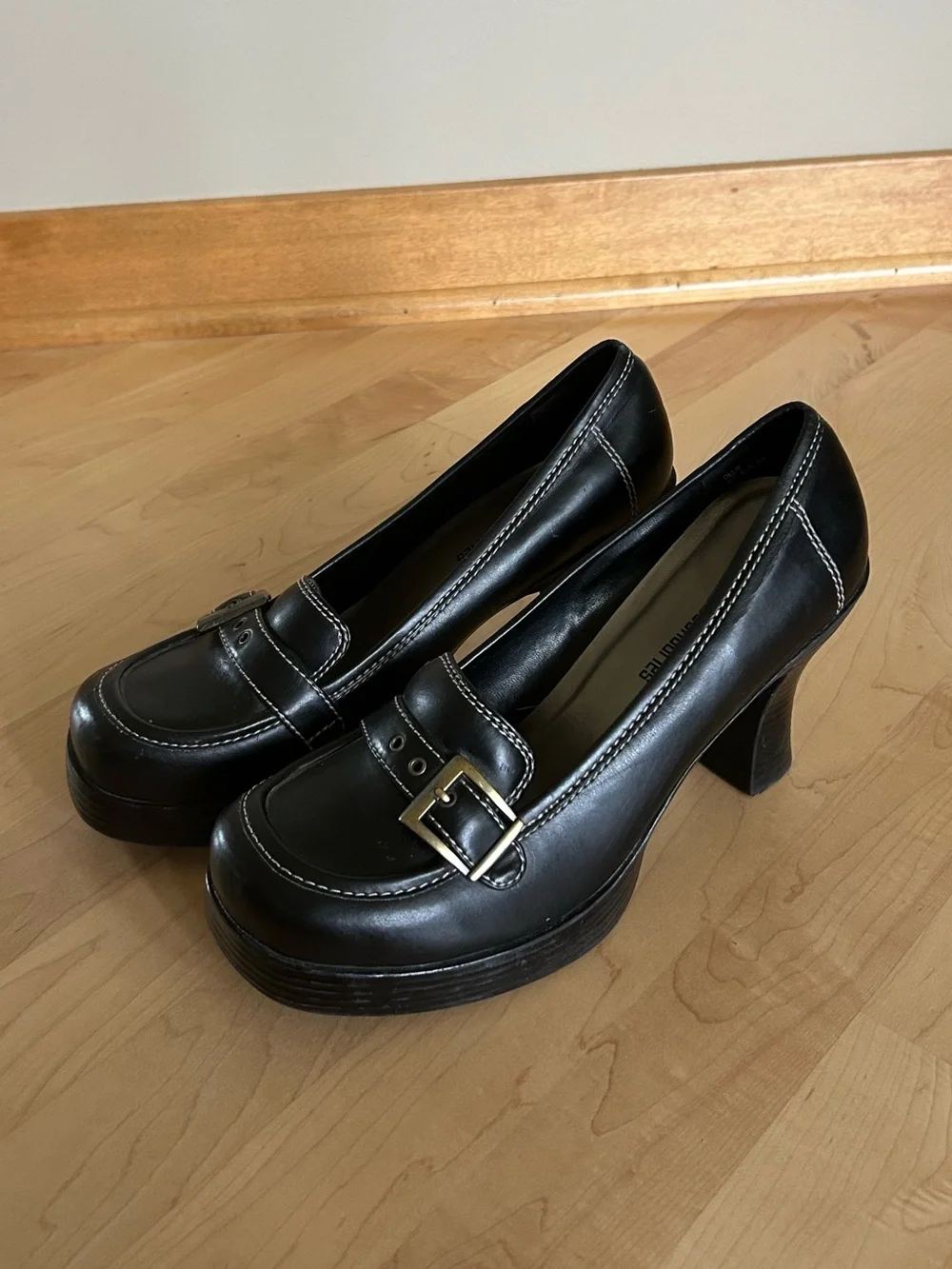 Vintage Y2K No Boundaries Black Platform Buckle Pumps